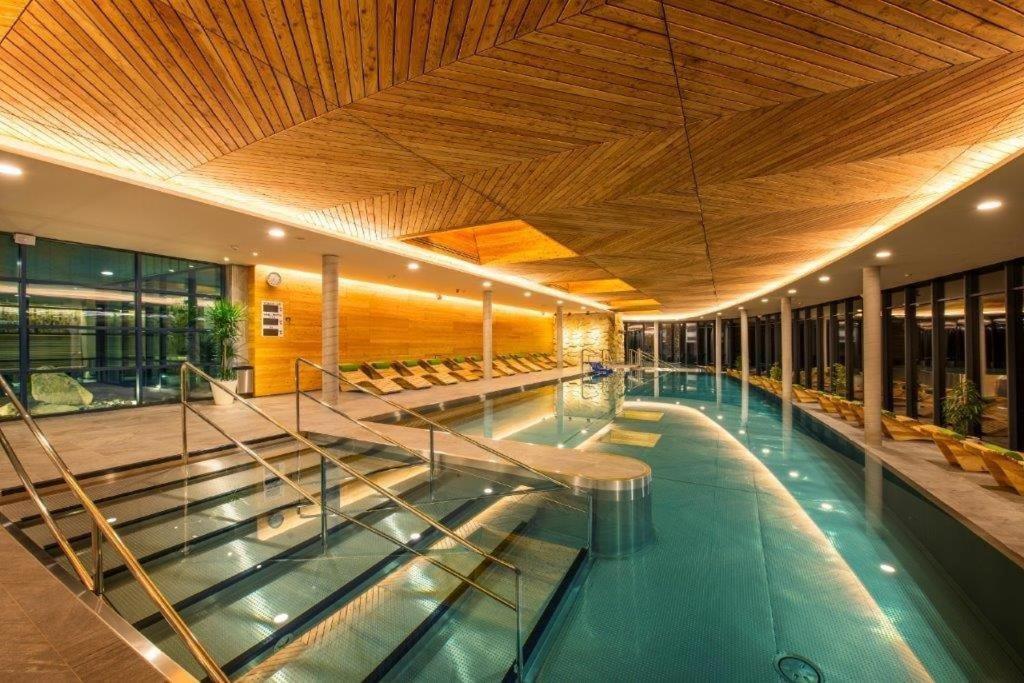 Hotel Sorea Snp デマノブスカ・ドリーナ エクステリア 写真