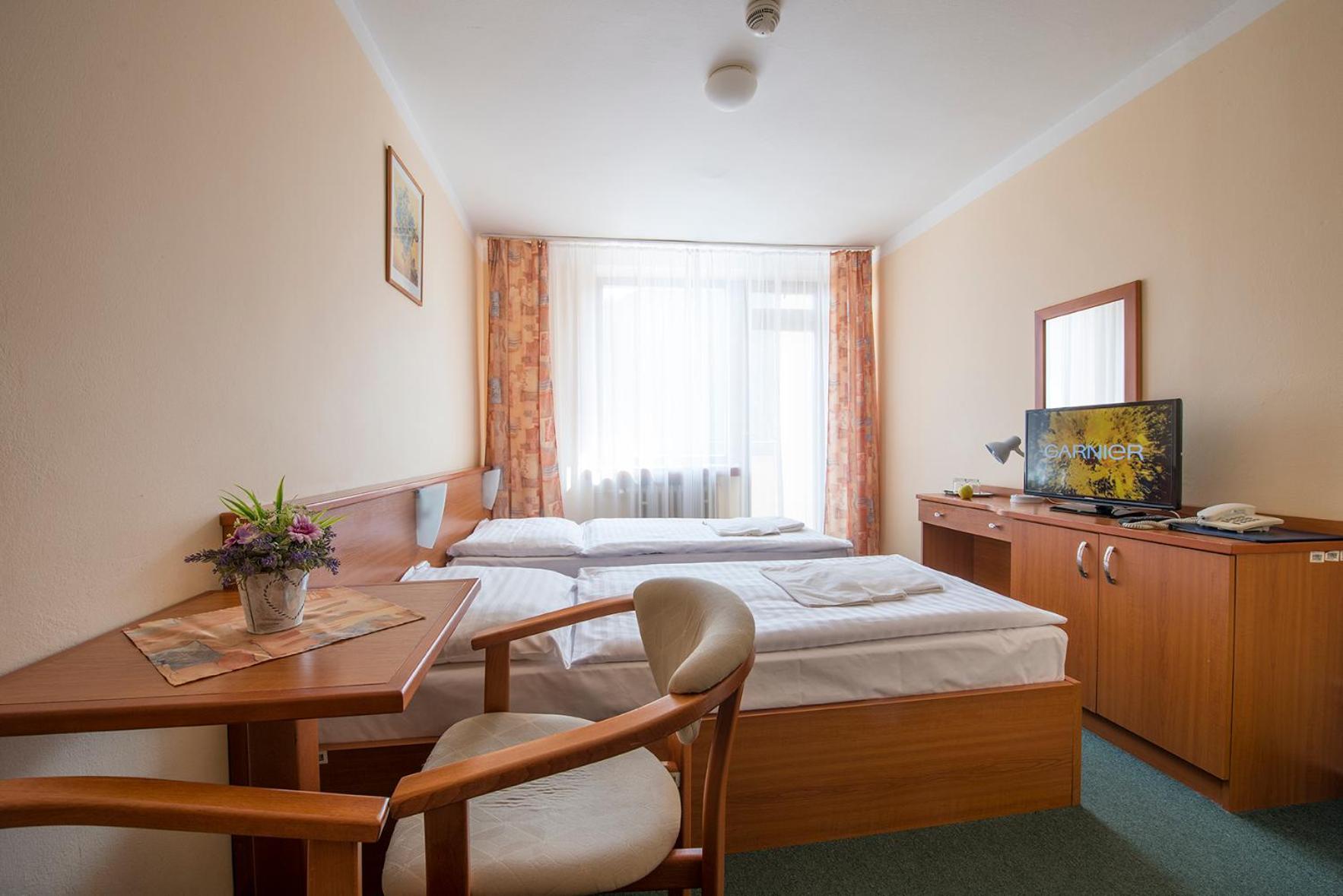 Hotel Sorea Snp デマノブスカ・ドリーナ エクステリア 写真