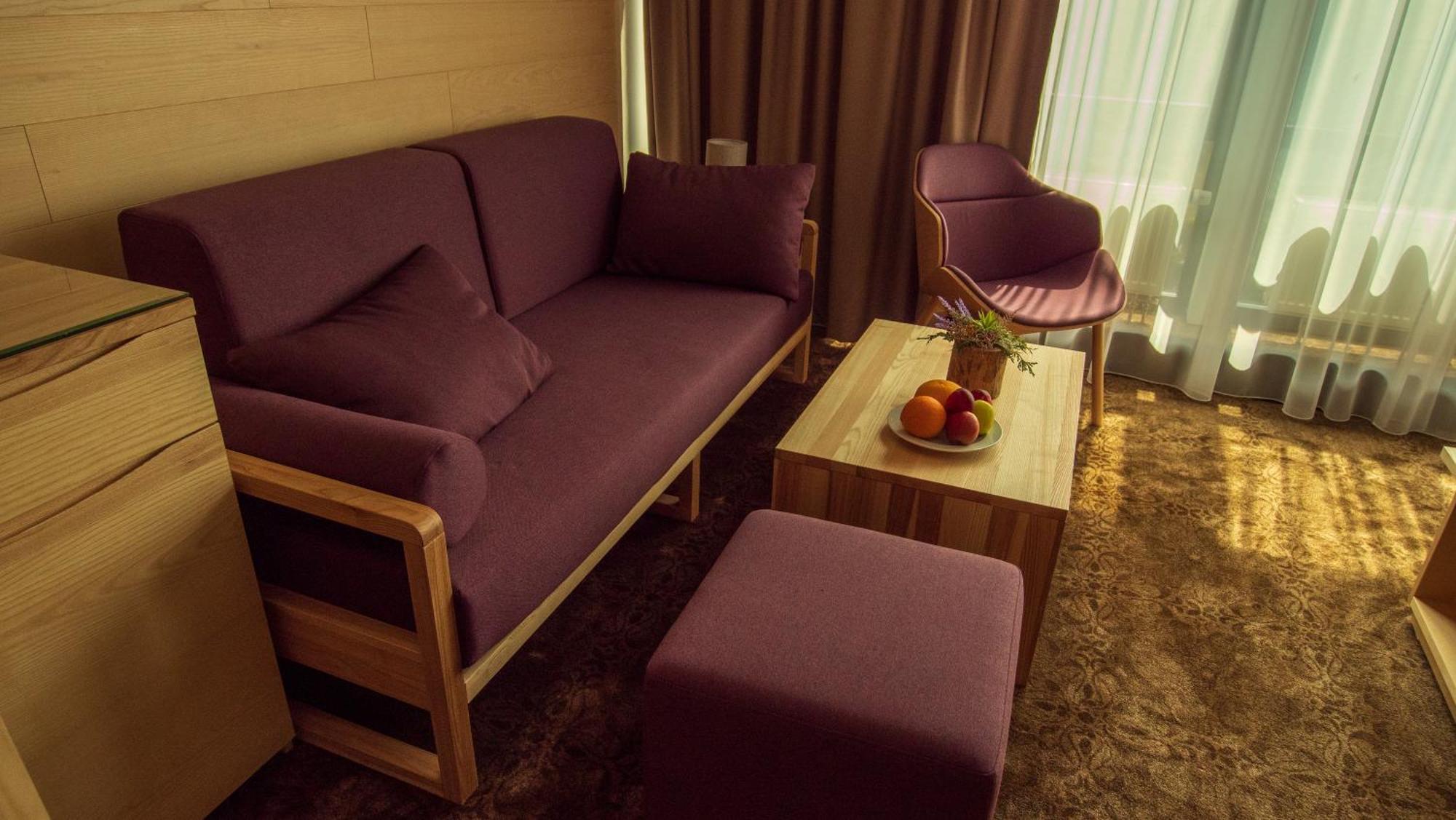 Hotel Sorea Snp デマノブスカ・ドリーナ エクステリア 写真