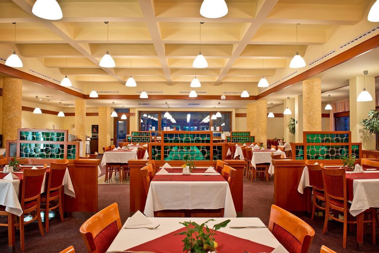 Hotel Sorea Snp デマノブスカ・ドリーナ エクステリア 写真