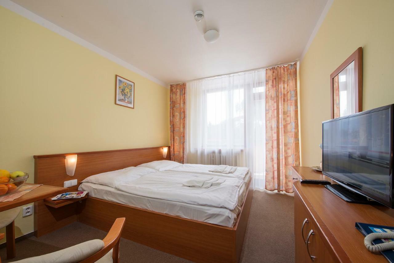 Hotel Sorea Snp デマノブスカ・ドリーナ エクステリア 写真