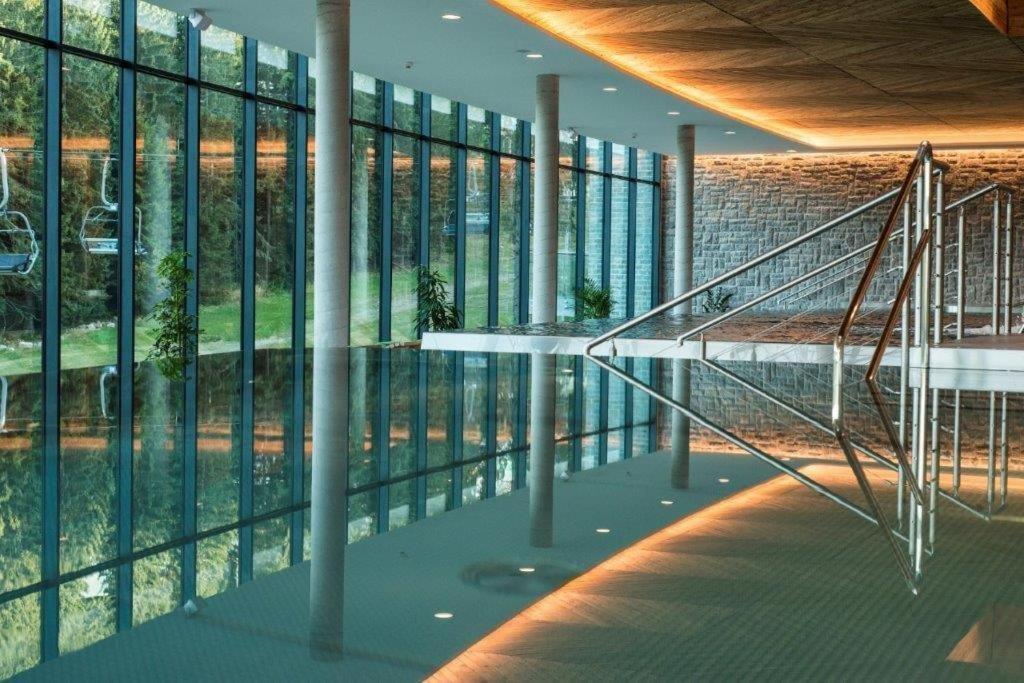 Hotel Sorea Snp デマノブスカ・ドリーナ エクステリア 写真