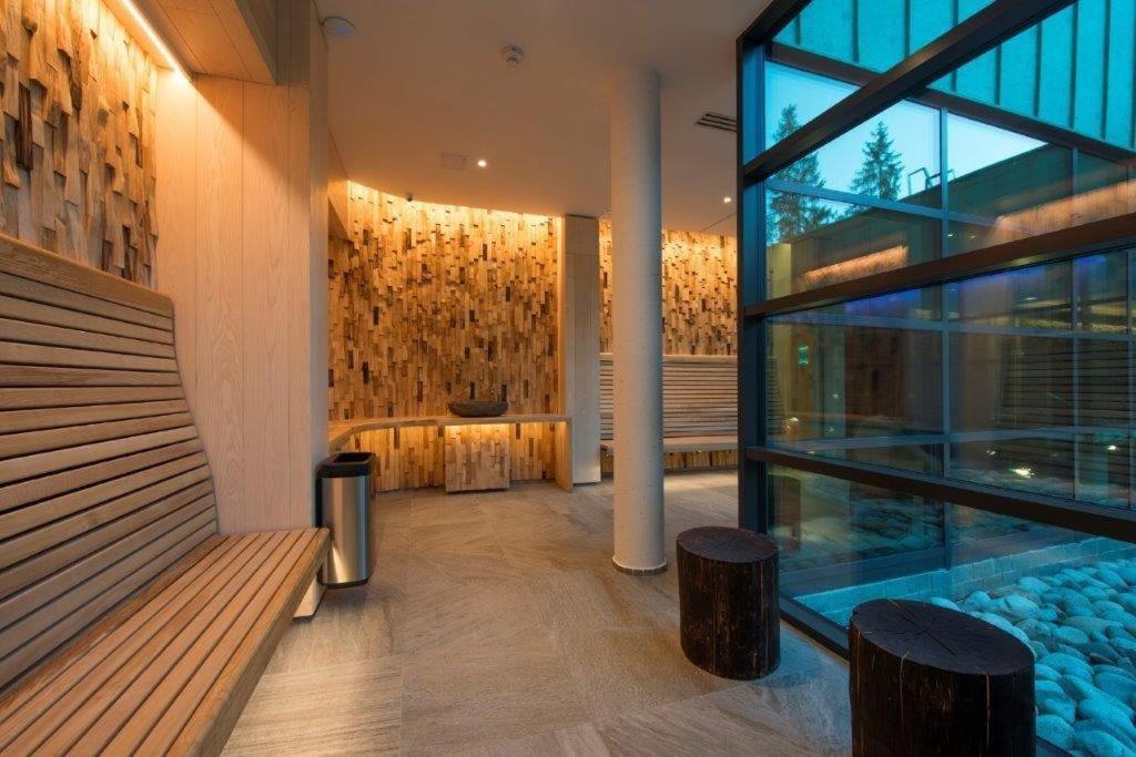 Hotel Sorea Snp デマノブスカ・ドリーナ エクステリア 写真